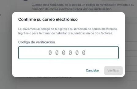 Diálogo Confirme su correo electrónico que pide el código de verificación de 6 dígitos