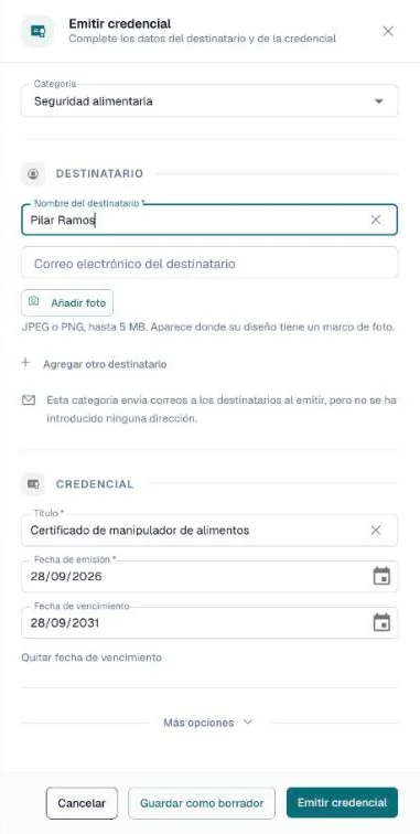 Panel Emitir credencial completo, con el botón Guardar como borrador al pie