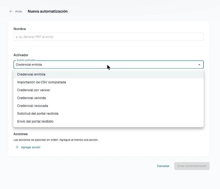 Lista de eventos activadores abierta: Credencial emitida, Importación de CSV completada, Credencial por vencer, Credencial vencida, Credencial revocada, Solicitud del portal recibida y Envío del portal recibido
