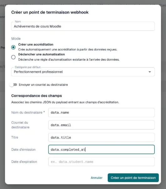 Boîte de dialogue de création d'un point de terminaison webhook configurée pour Moodle, avec la correspondance des champs